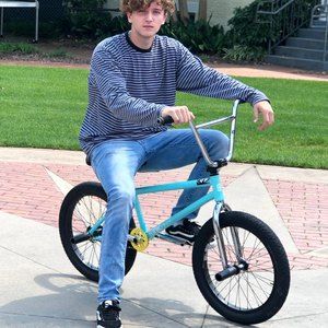 Meet your Posher, Christian